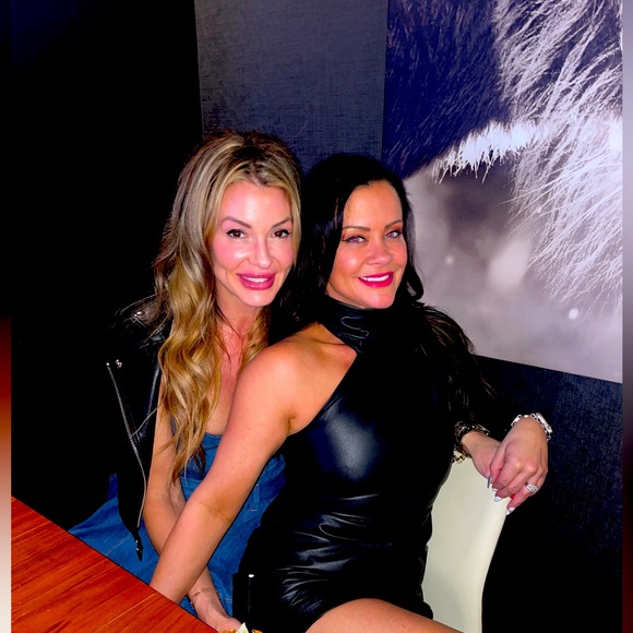 Meet your Posher, Tiffany - Picture 1 of 1